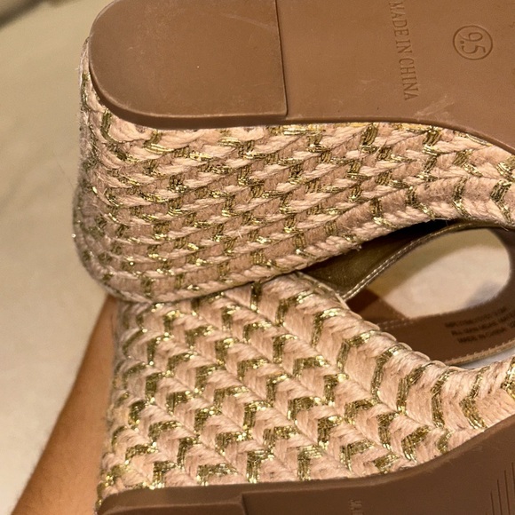 Steve Madden Size 9.5 URI Wedge Sandals - Picture 5 of 5